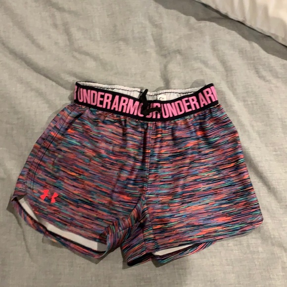 Under Armour Girls’ Heat Gear Shorts Size Medium - Picture 1 of 2